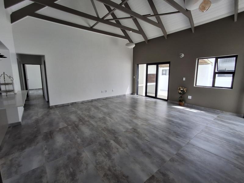 3 Bedroom Property for Sale in Britannia Bay Western Cape